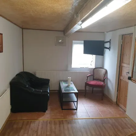 Appartement Cozy Hideaway - Rustic Charm & Outdoor Adventure 1 *
